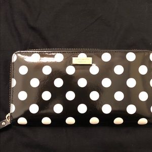 Black and white dot wallet
